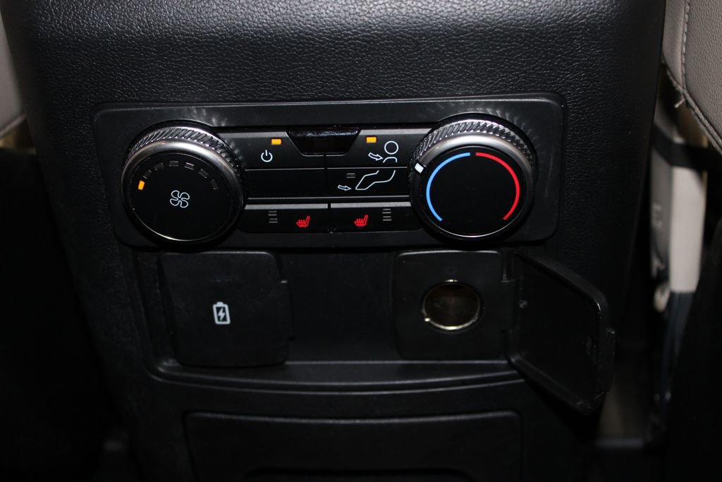 Used 2023 Ford Explorer Limited image 36