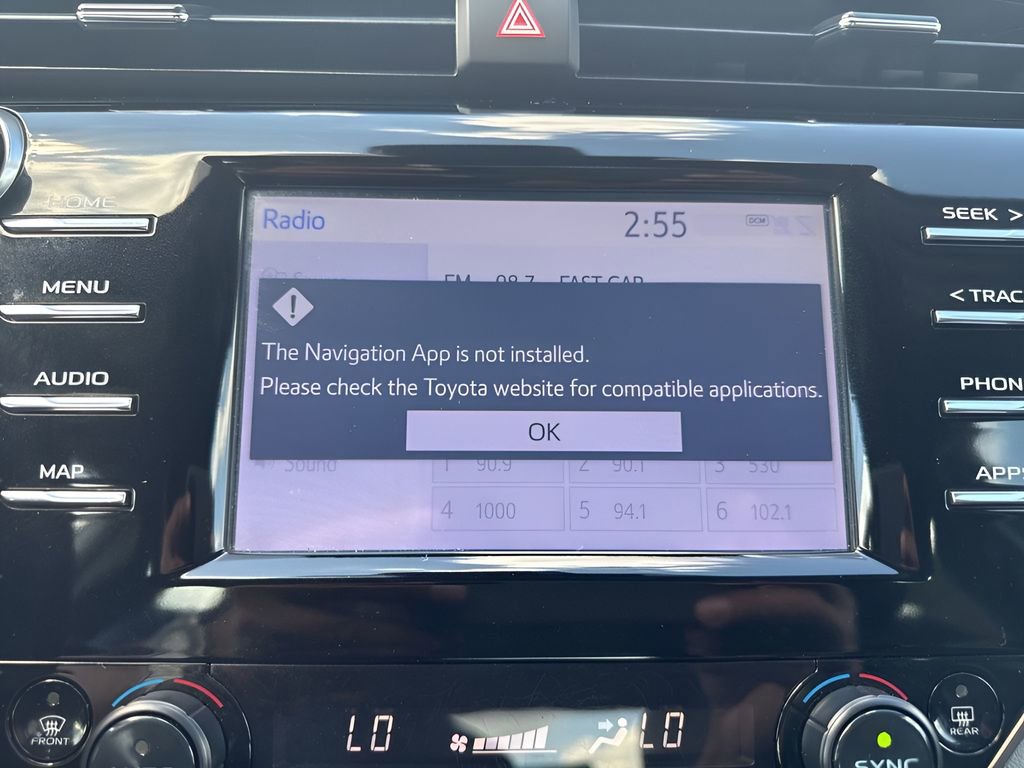Used 2019 Toyota Camry LE FWD image 19