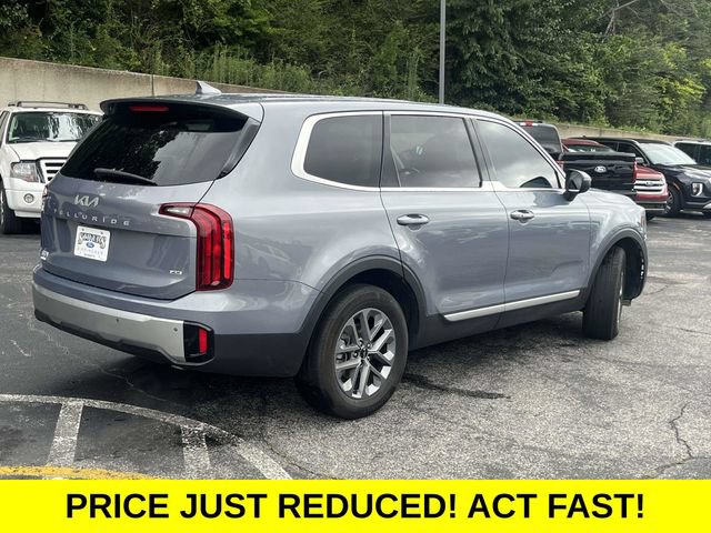 Used 2023 Kia Telluride LX AWD/4WD image 3