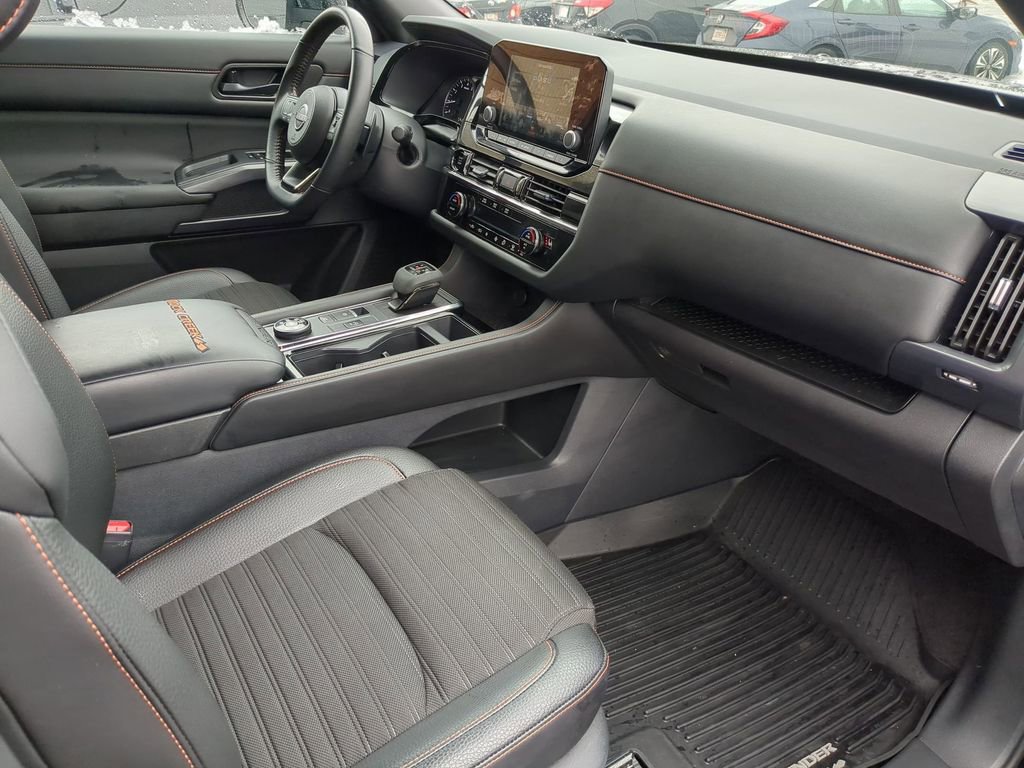 Used 2025 Nissan Pathfinder Rock Creek image 32