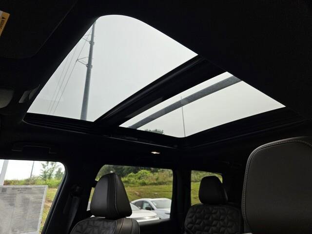 New 2025 Nissan Armada Platinum image 15