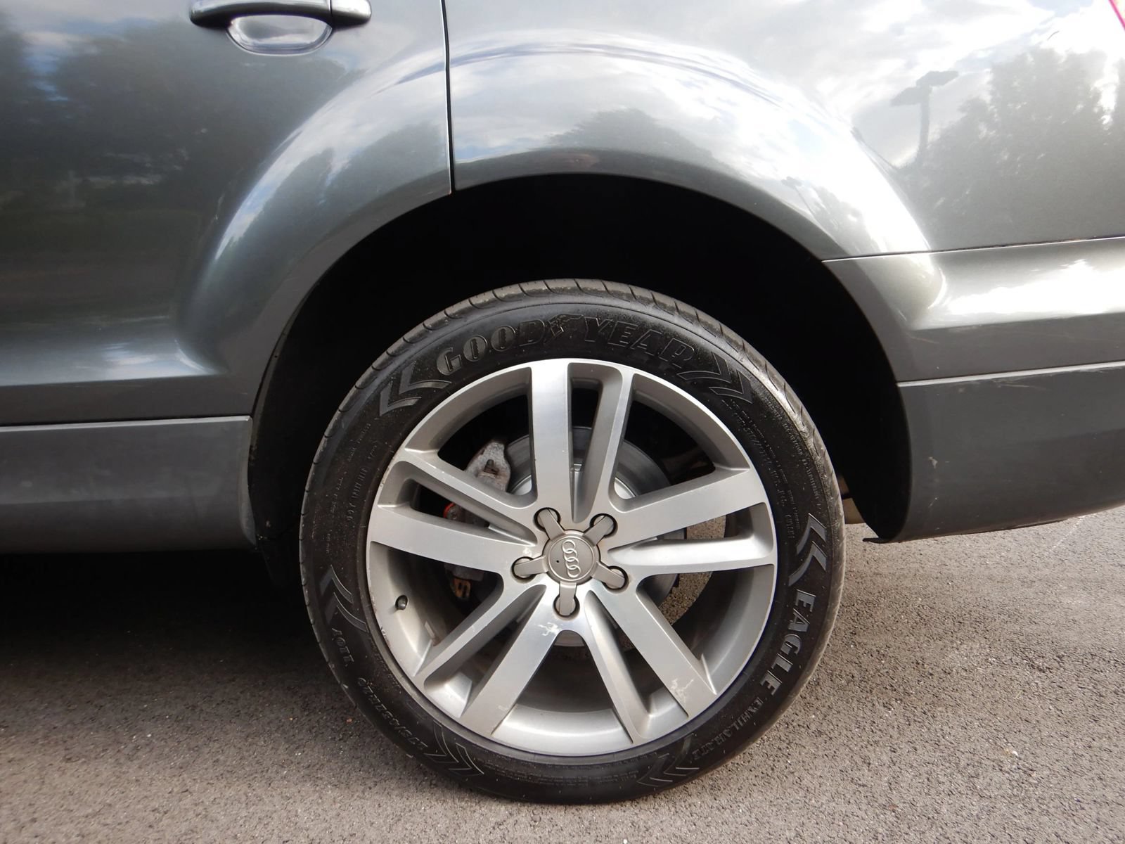 Used 2011 Audi Q7 3.0T Premium Plus AWD/4WD image 28