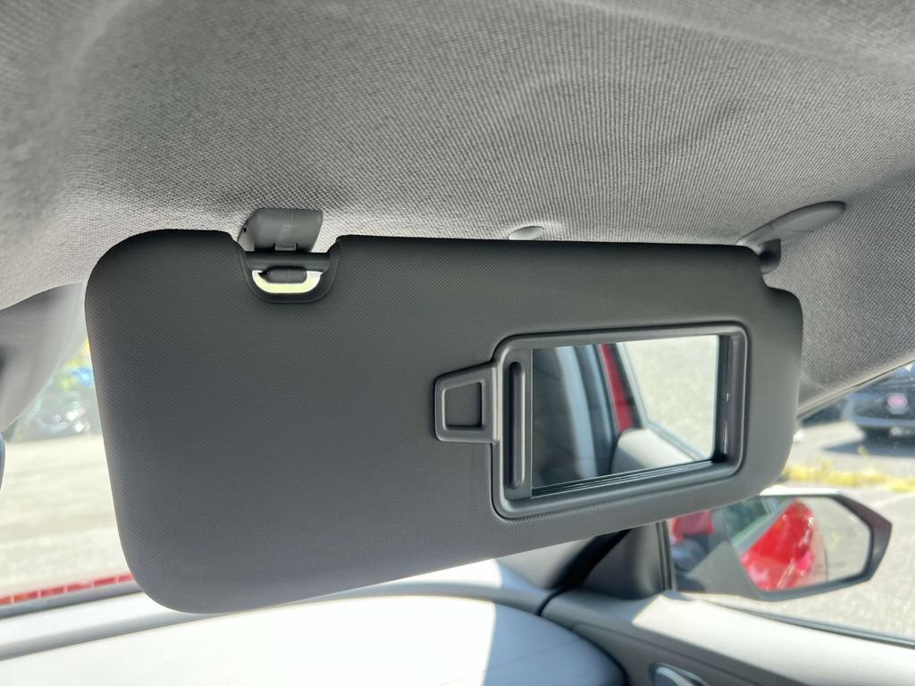 Used 2024 Hyundai Elantra SE FWD image 29