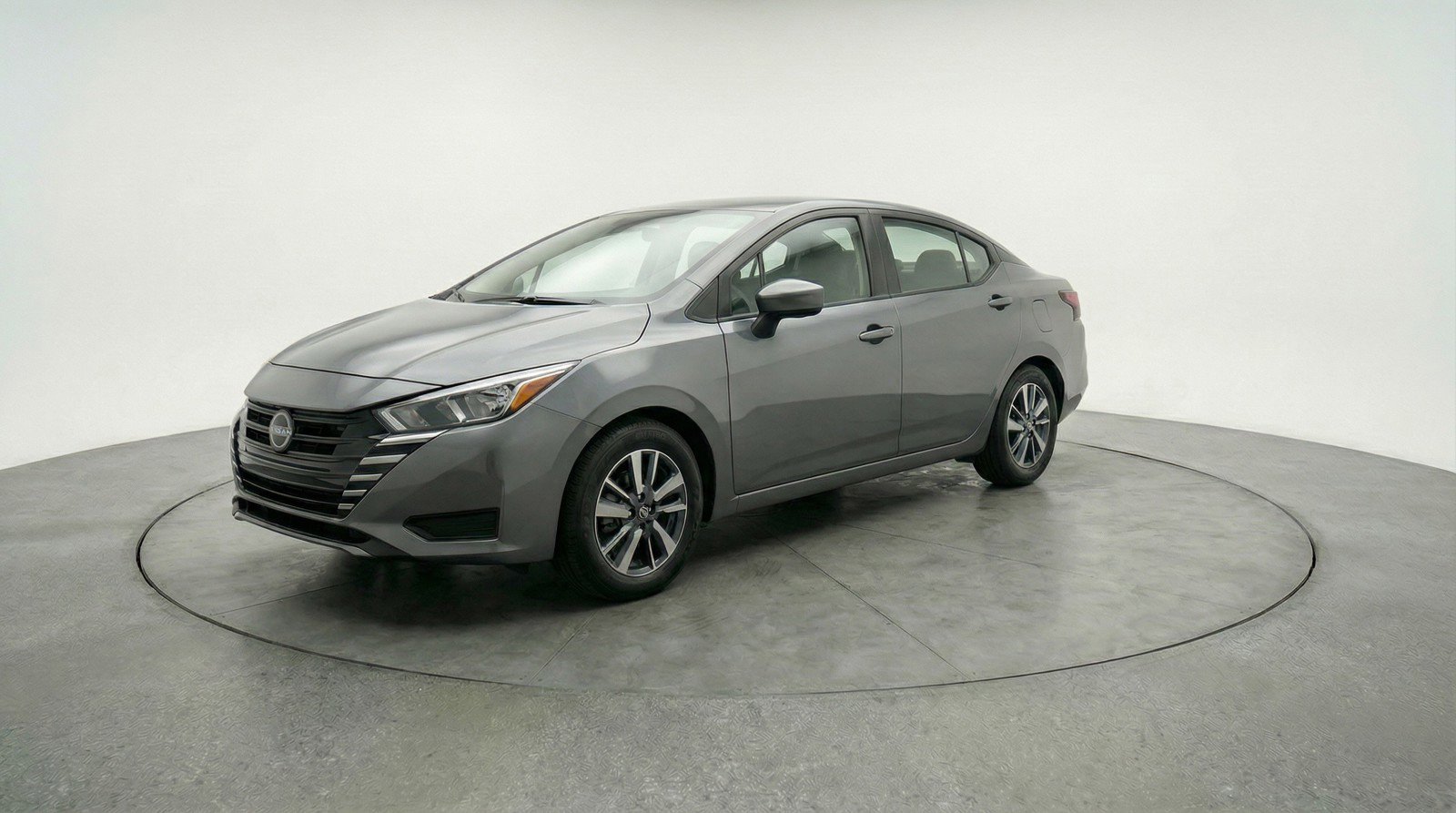 Used 2025 Nissan Versa SV image 3