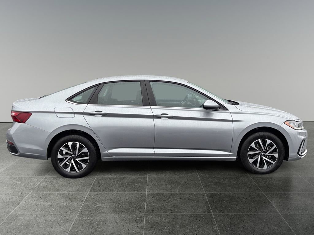 Used 2025 Volkswagen Jetta S image 8
