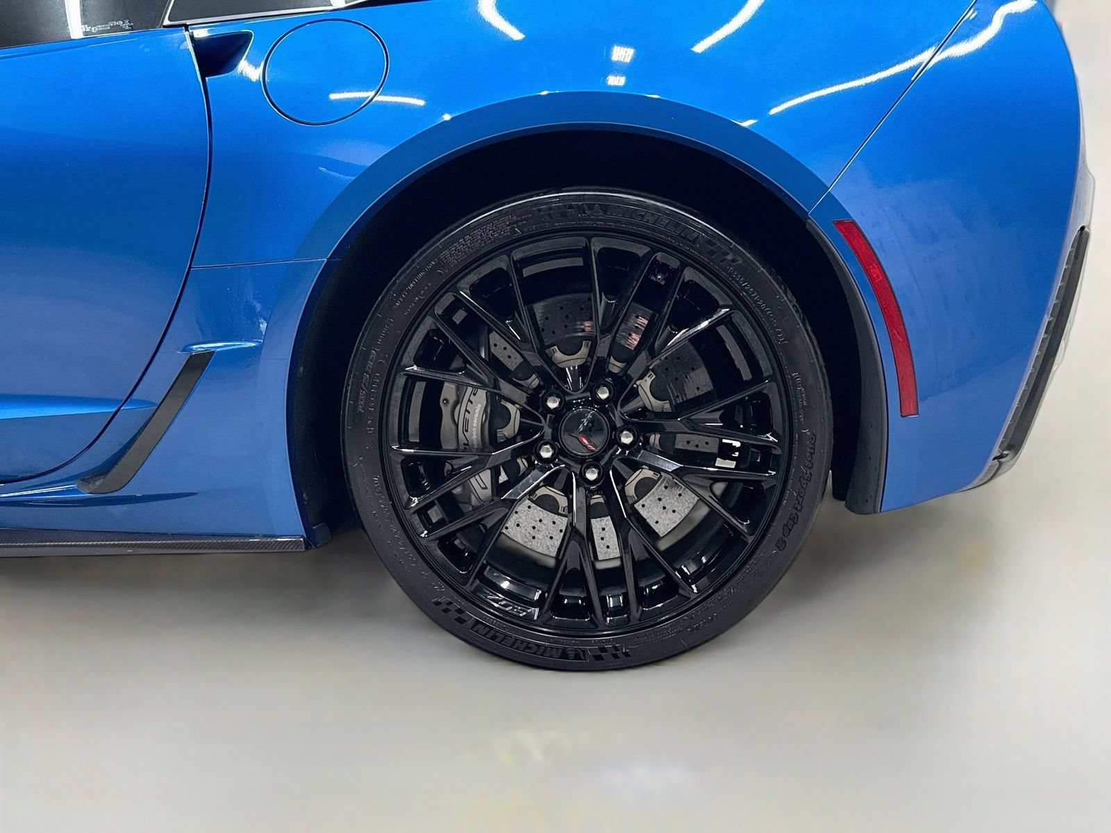 Used 2016 Chevrolet Corvette Z06 w/ 3LZ Preferred Equipment Group RWD image 32