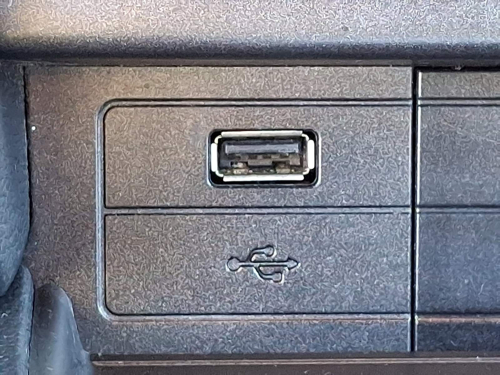 Used 2017 Ford Mustang Convertible image 23