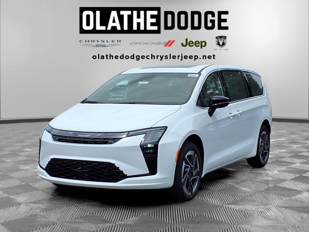 New 2027 Chrysler Pacifica Limited w/ Family Tech Group