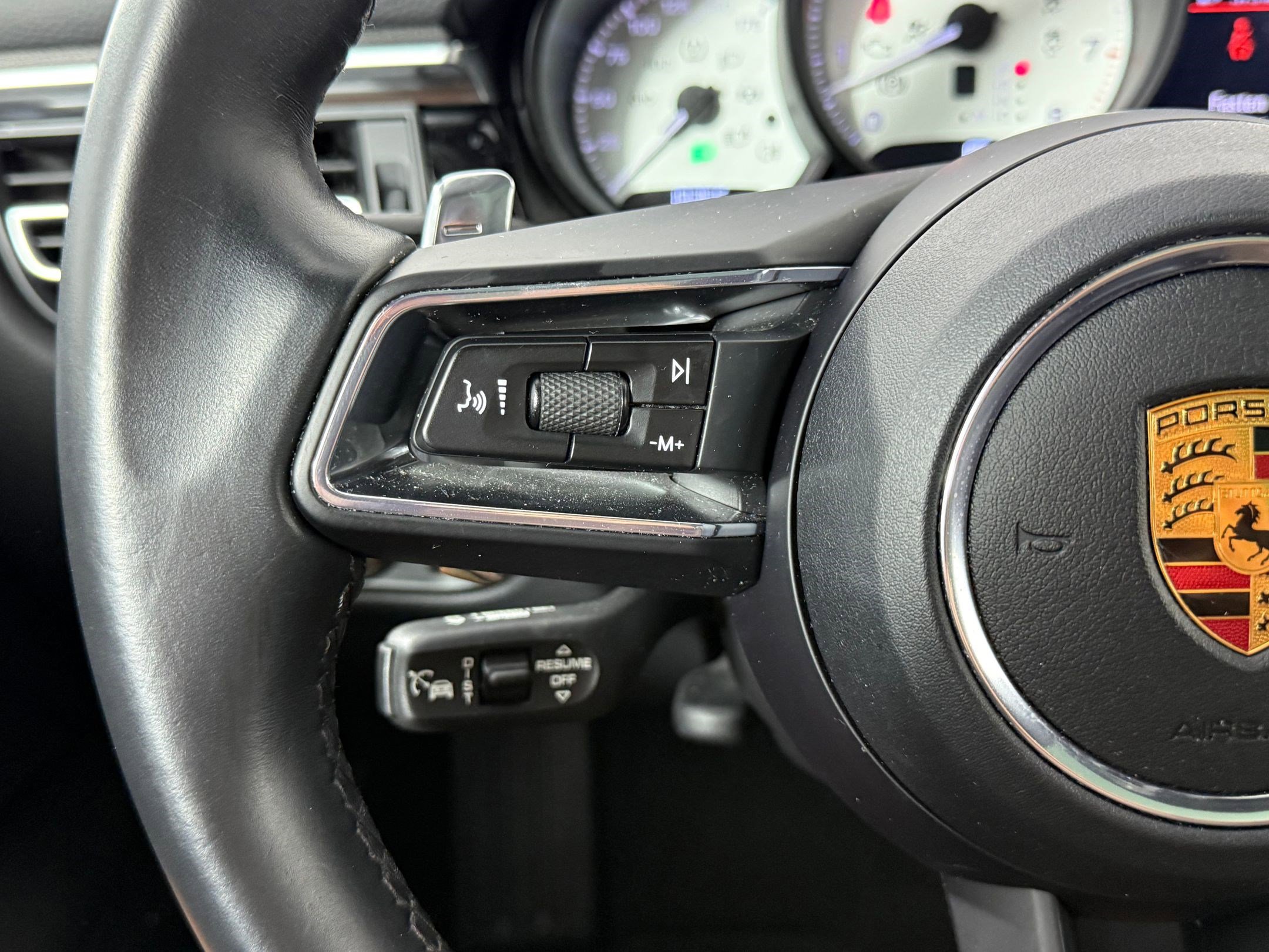 Certified 2023 Porsche Macan S image 22