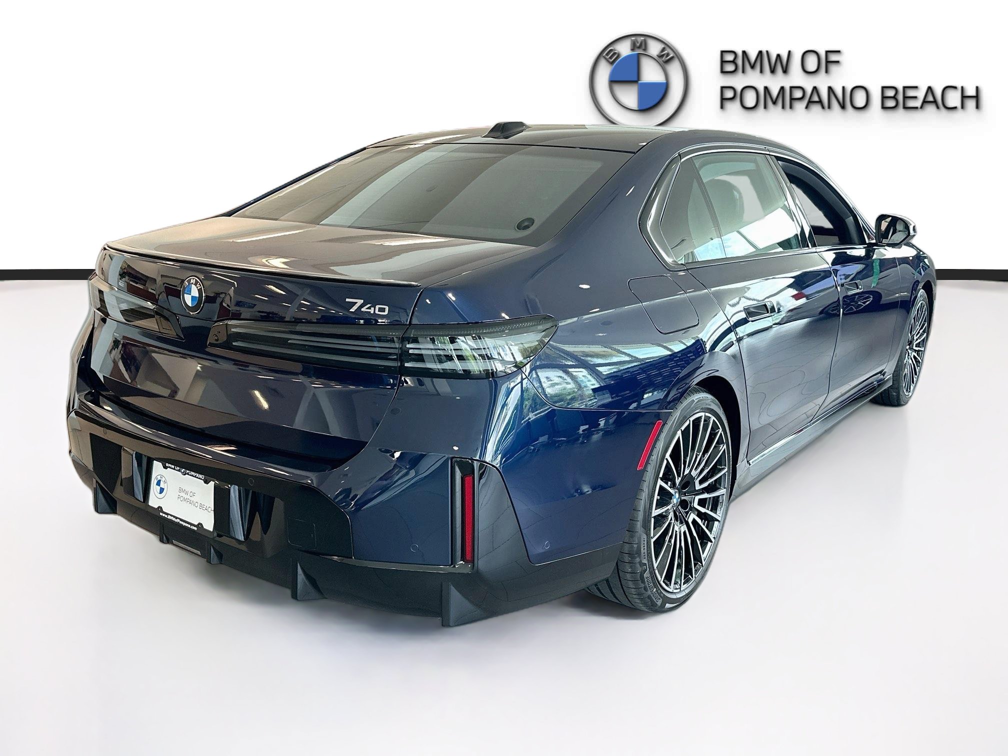 New 2027 BMW 740i w/ Executive Package RWD image 6
