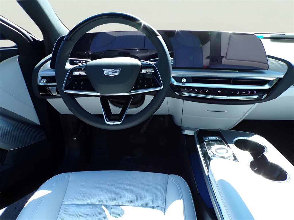New 2025 Cadillac Lyriq Luxury image 9