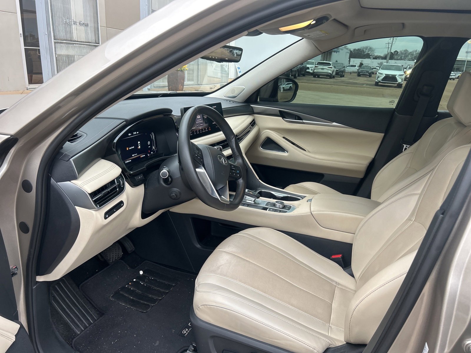 Used 2024 INFINITI QX60 Luxe w/ Vision Package image 12