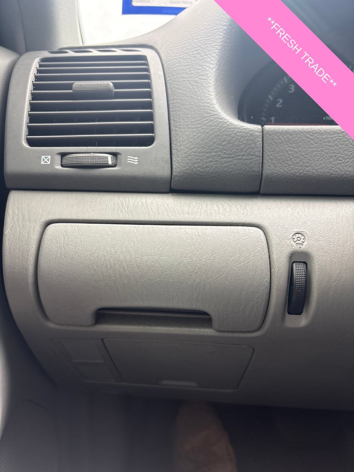 Used 2004 Toyota Camry LE FWD image 8