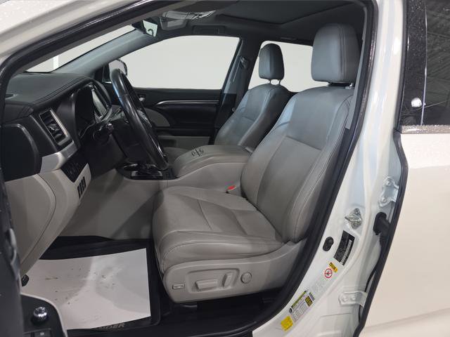 Used 2018 Toyota Highlander Limited AWD/4WD image 12