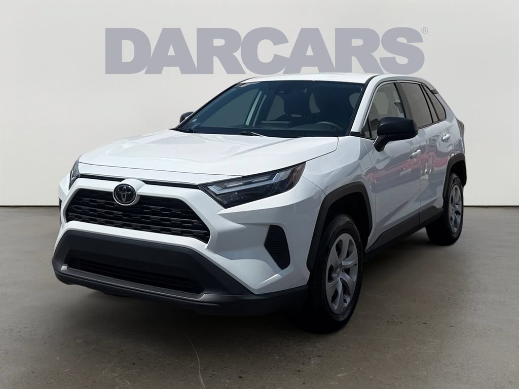 Used 2025 Toyota RAV4 LE AWD/4WD image 3