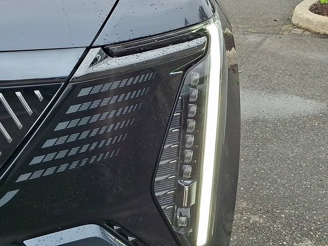 Certified 2026 Cadillac Escalade IQL Sport 2 w/ LPO, Premium Carpet Package AWD/4WD image 7