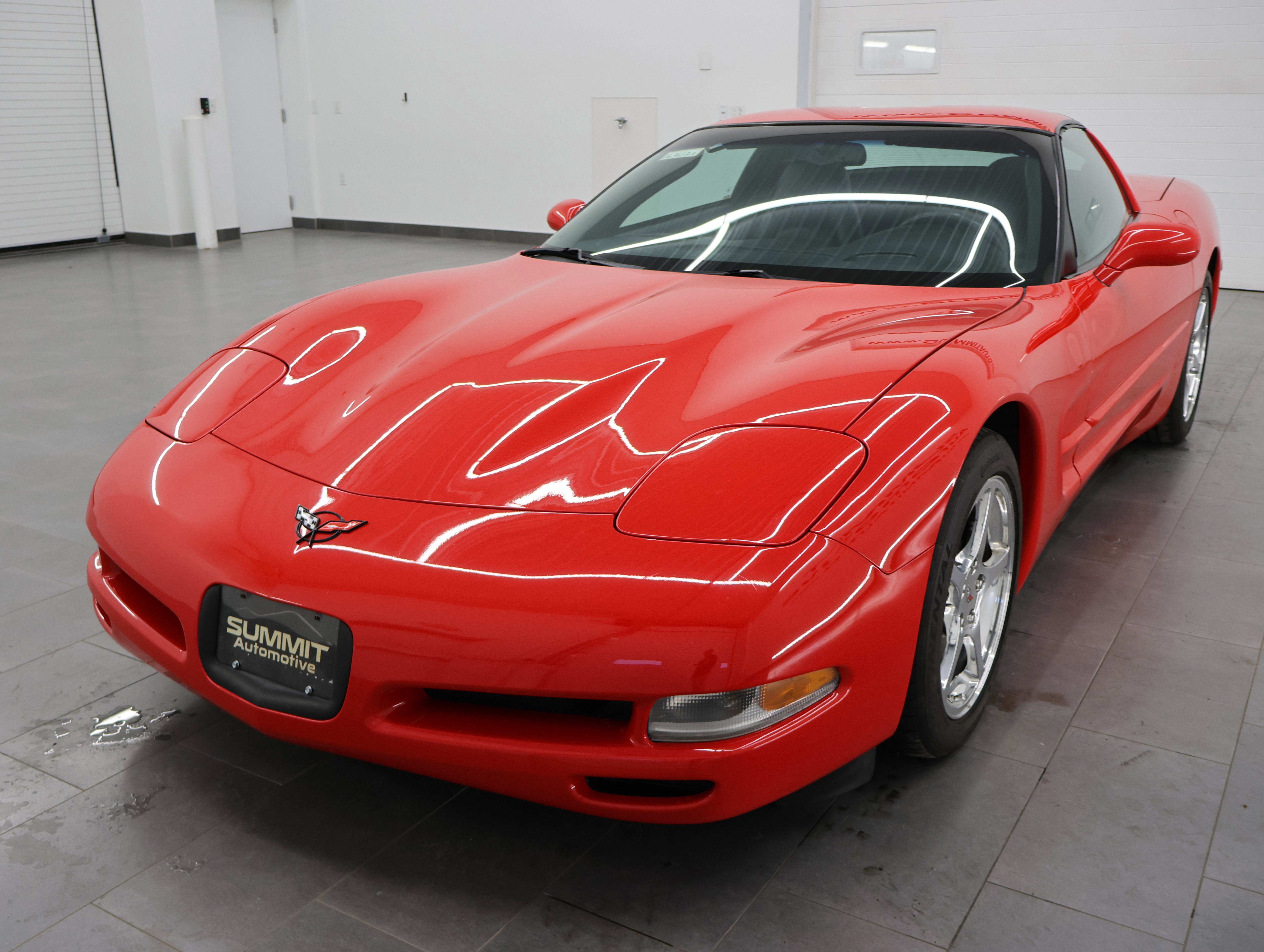 Used 2004 Chevrolet Corvette Coupe w/ Preferred Equipment Group RWD image 7