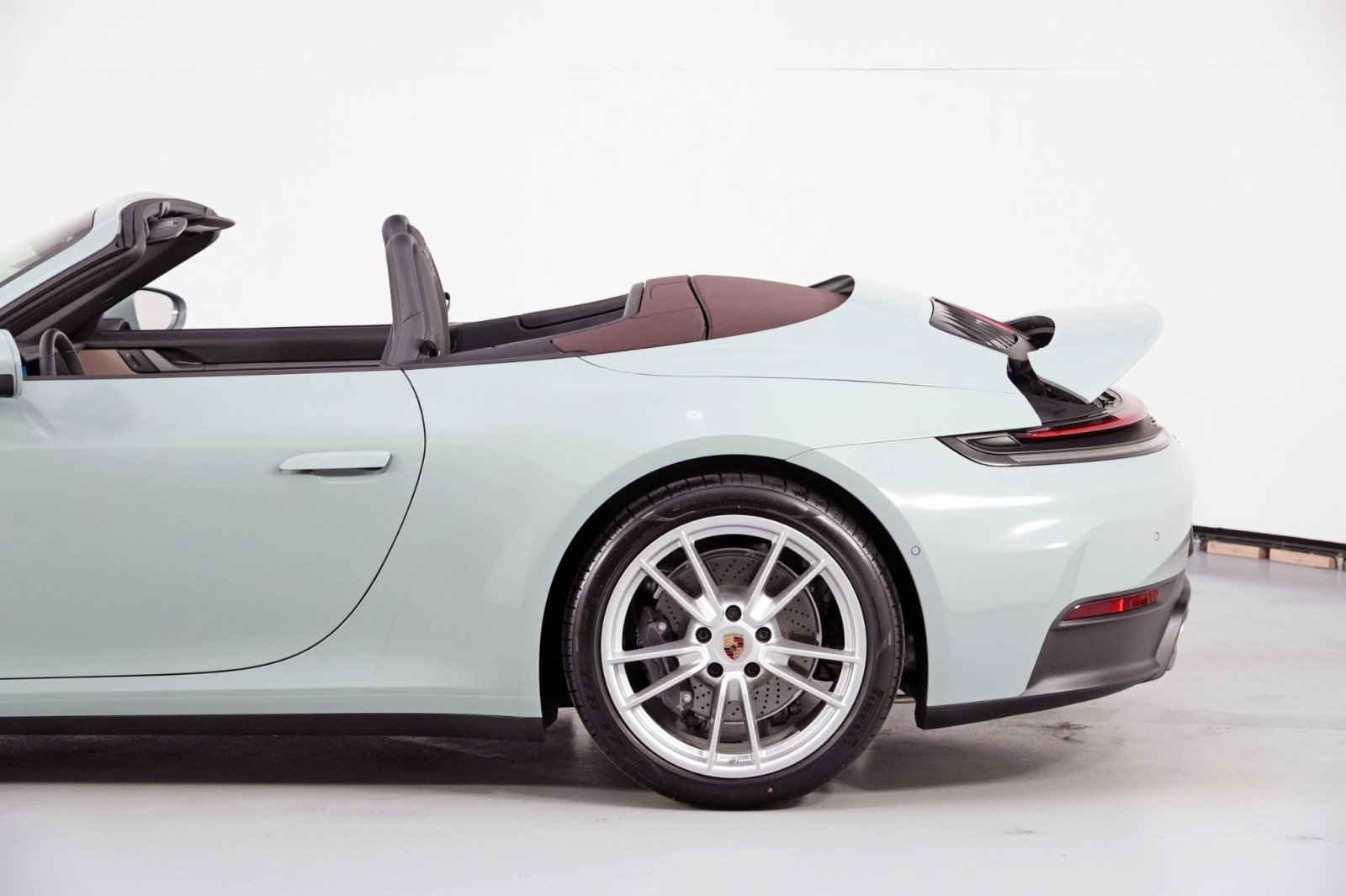 Used 2025 Porsche 911 Carrera RWD image 56