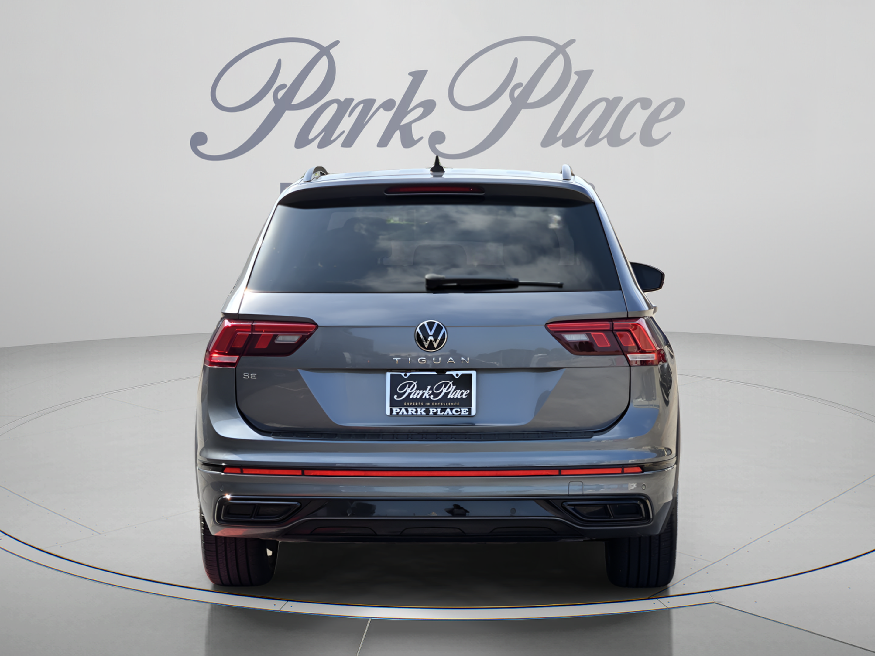 Used 2023 Volkswagen Tiguan SE R-Line FWD image 4