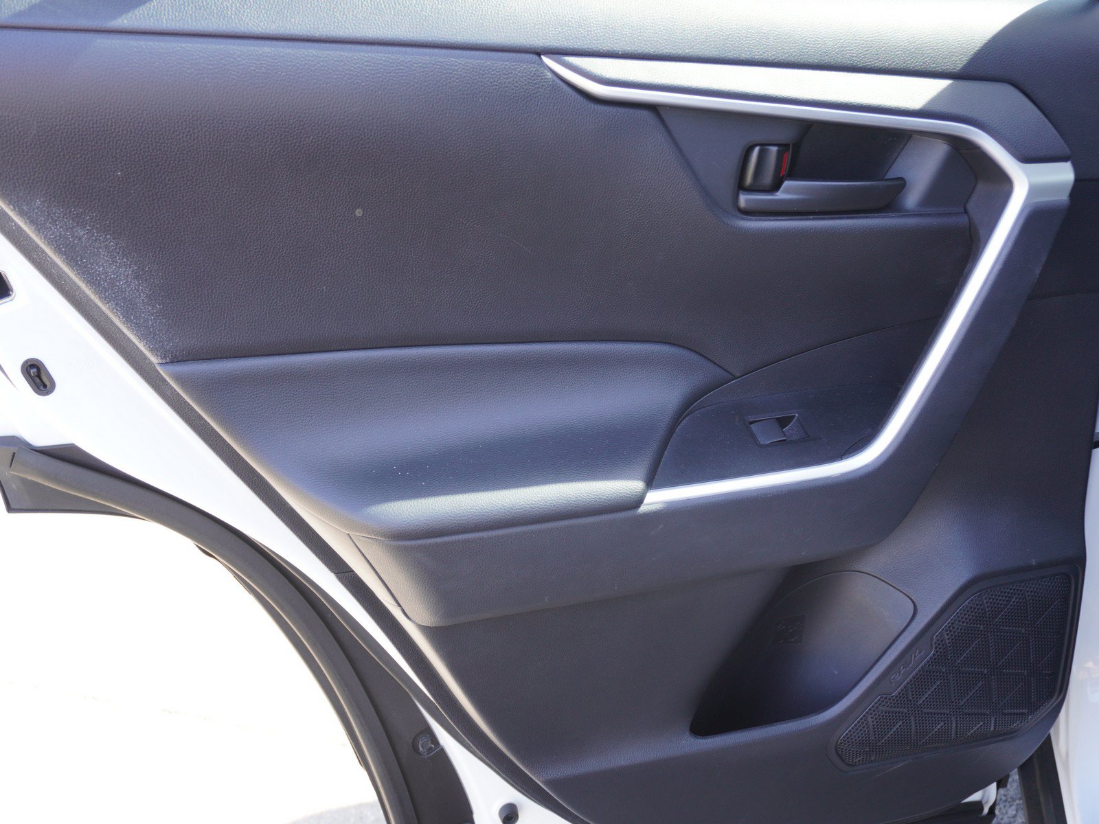 Used 2023 Toyota RAV4 LE AWD/4WD image 13