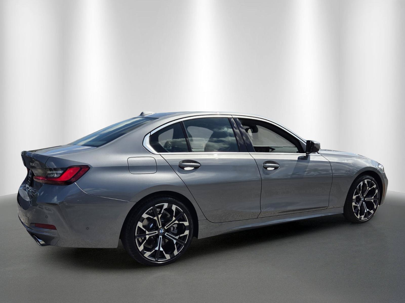 Certified 2025 BMW 330i Sedan RWD image 7