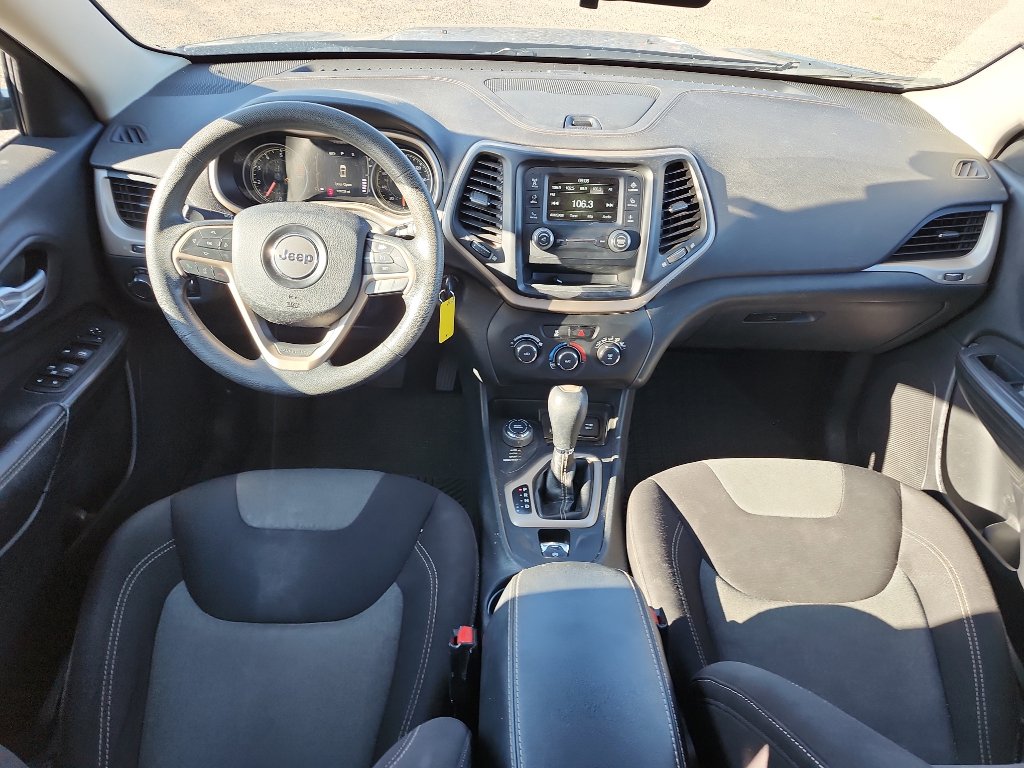 Used 2016 Jeep Cherokee Sport image 12