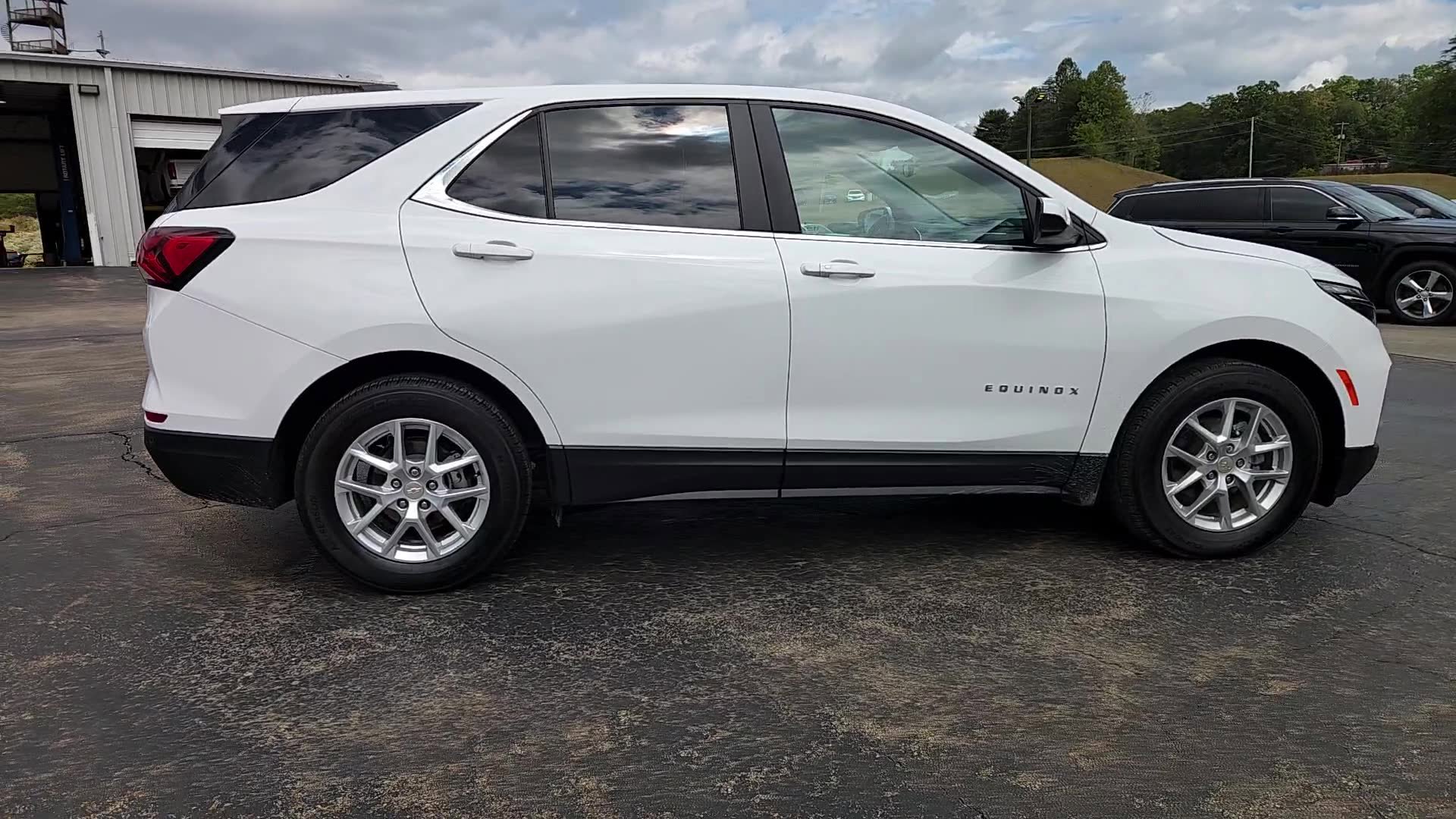 Used 2024 Chevrolet Equinox LT image 18