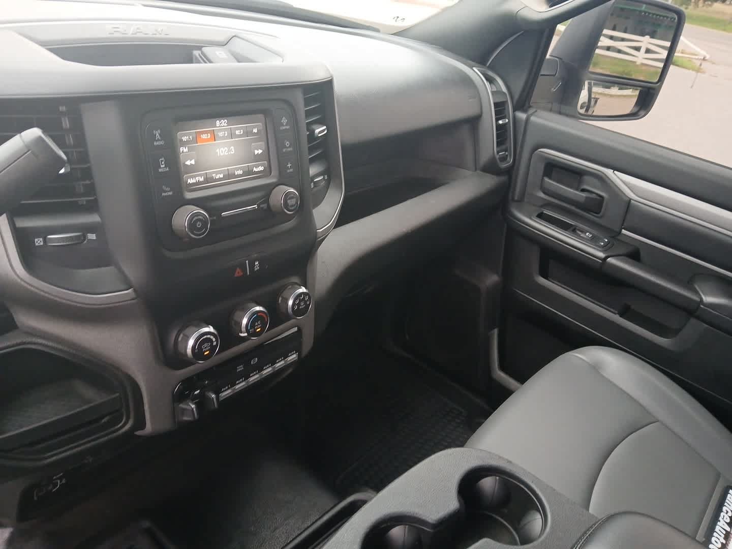 Used 2024 RAM 3500 Tradesman w/ Chrome Appearance Group AWD/4WD image 24