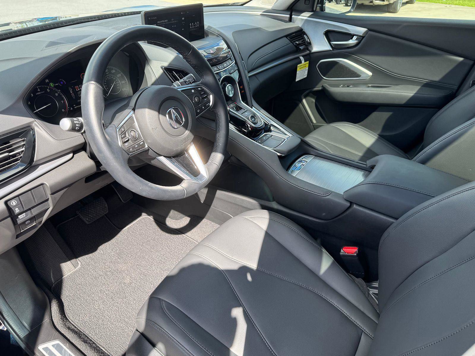 Used 2024 Acura RDX SH-AWD image 3