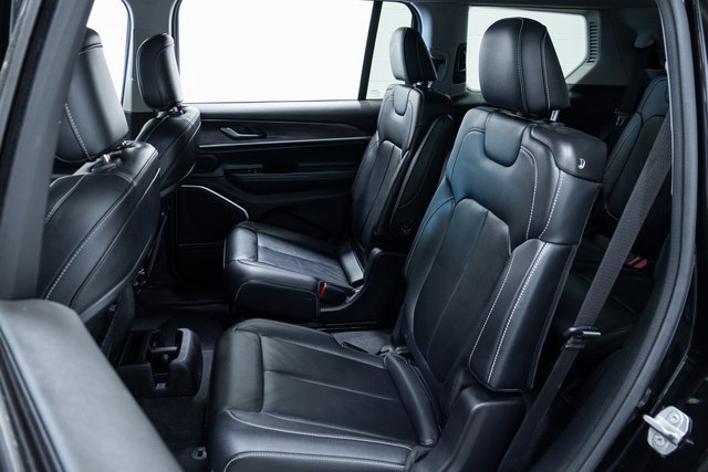 Used 2022 Jeep Grand Cherokee L Limited image 21