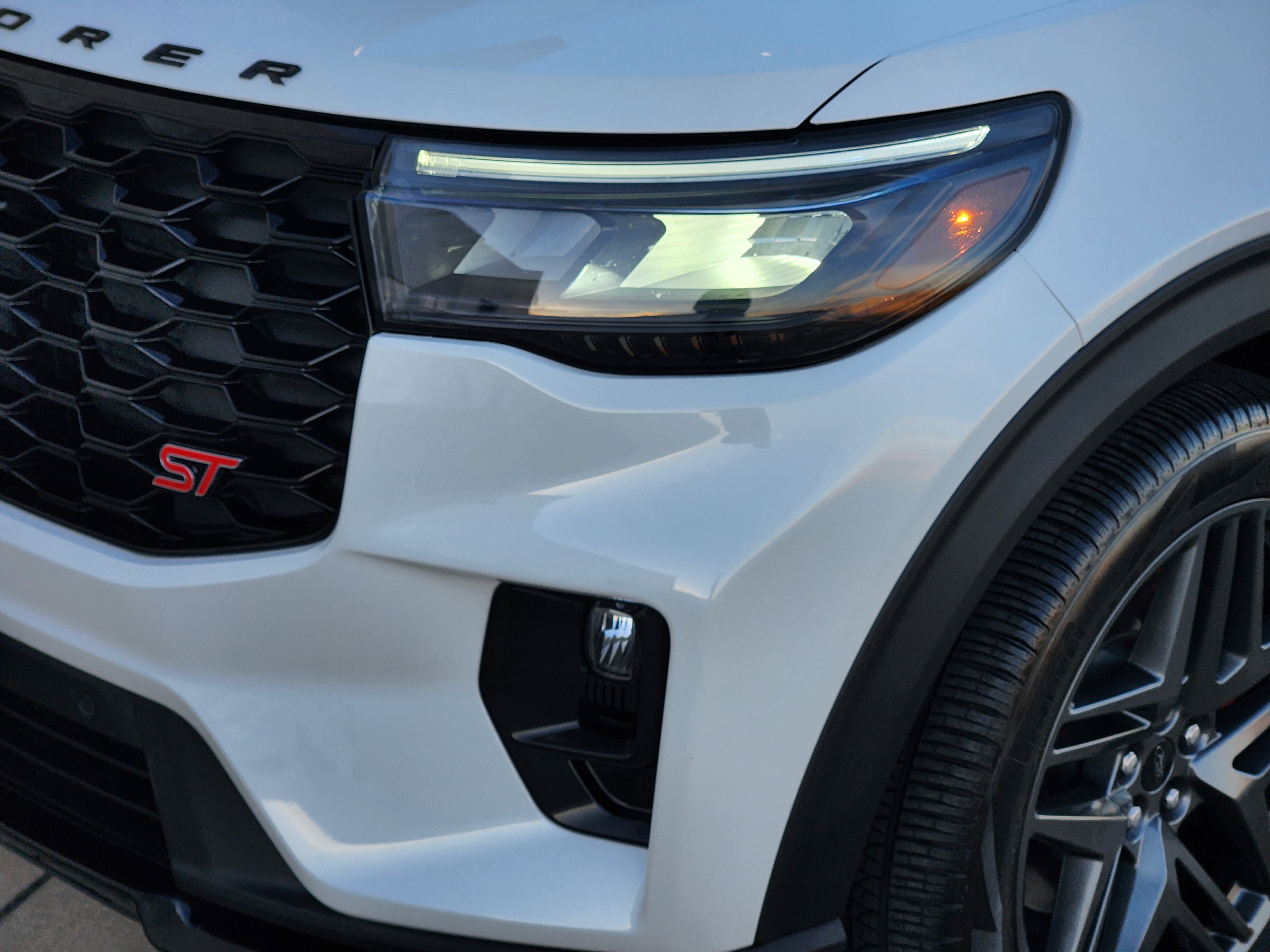 Used 2025 Ford Explorer ST w/ Sun And Sound Package image 8