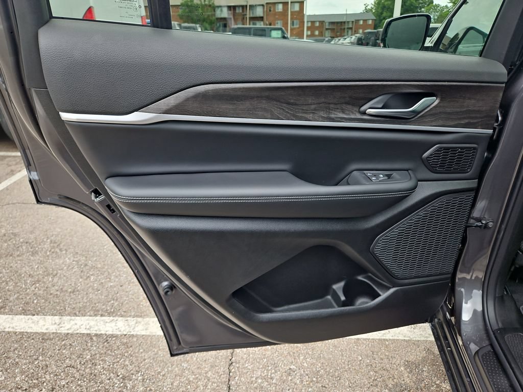 New 2026 Jeep Grand Cherokee Summit AWD/4WD image 14