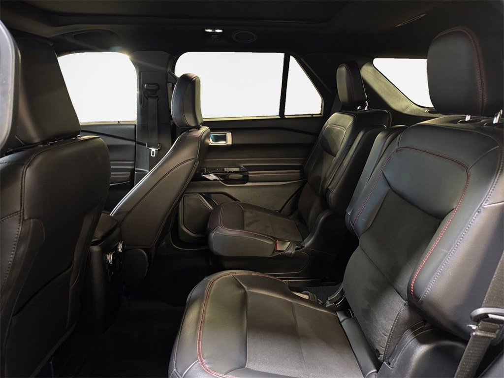 Used 2024 Ford Explorer ST-Line w/ Class IV Trailer Tow Package image 24