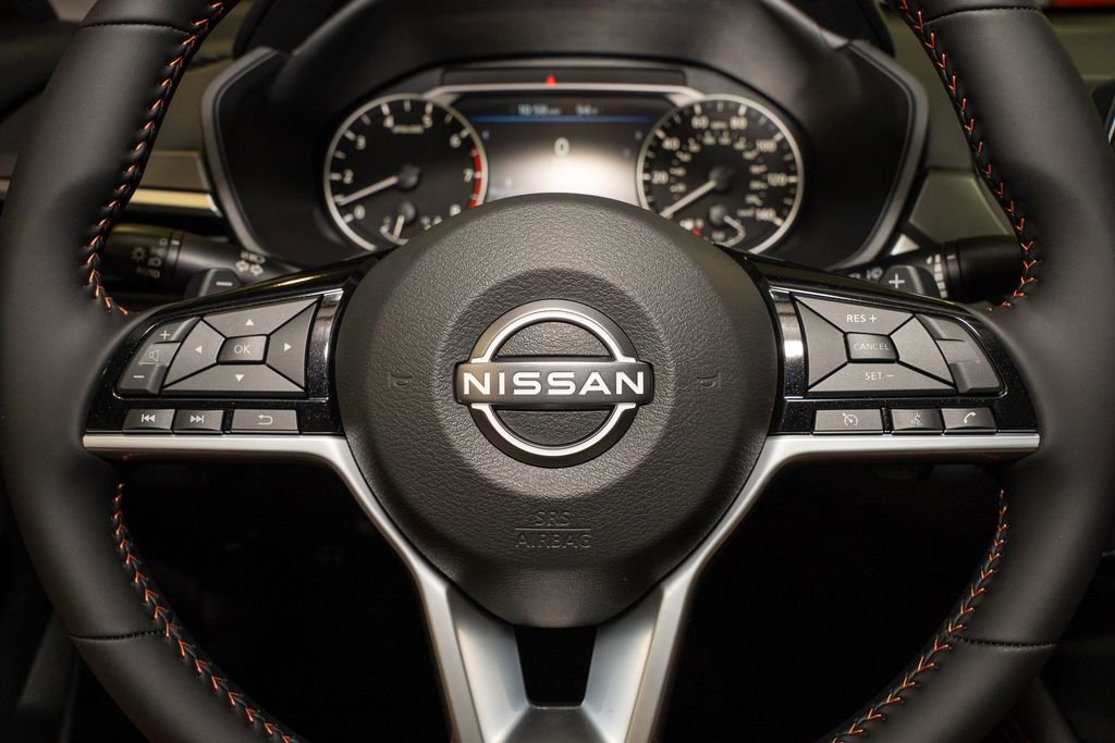 New 2025 Nissan Altima 2.5 SR image 9