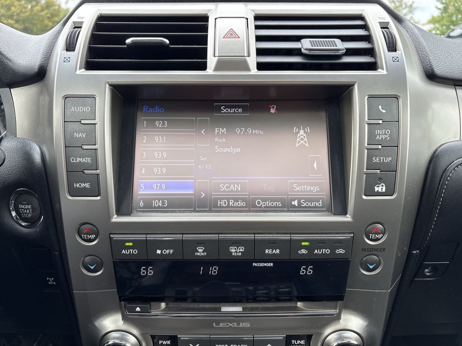 Used 2018 Lexus GX 460 Premium w/ Premium Package AWD/4WD image 18