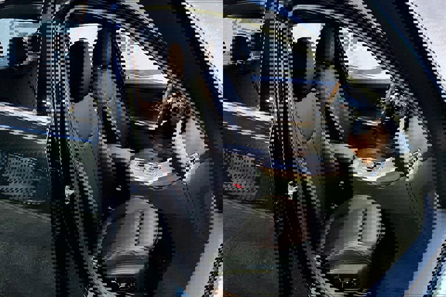 Certified 2025 BMW 330i Sedan image 8