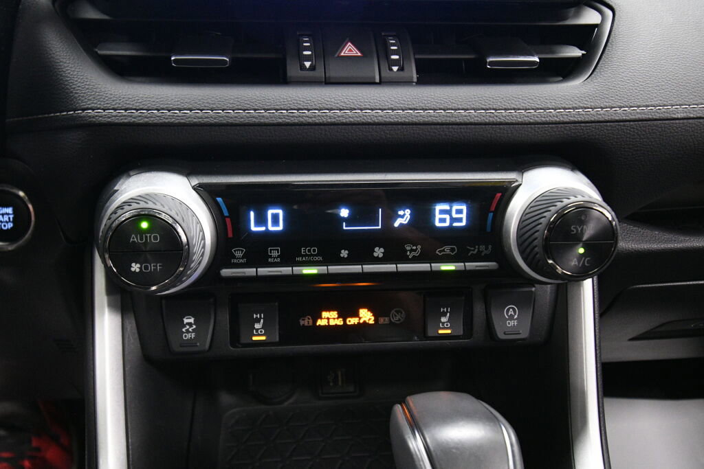 Used 2023 Toyota RAV4 XLE Premium AWD/4WD image 16