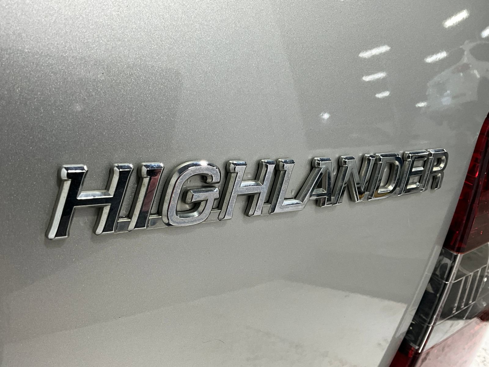 Used 2007 Toyota Highlander 4WD V6 w/ 3rd Row image 10