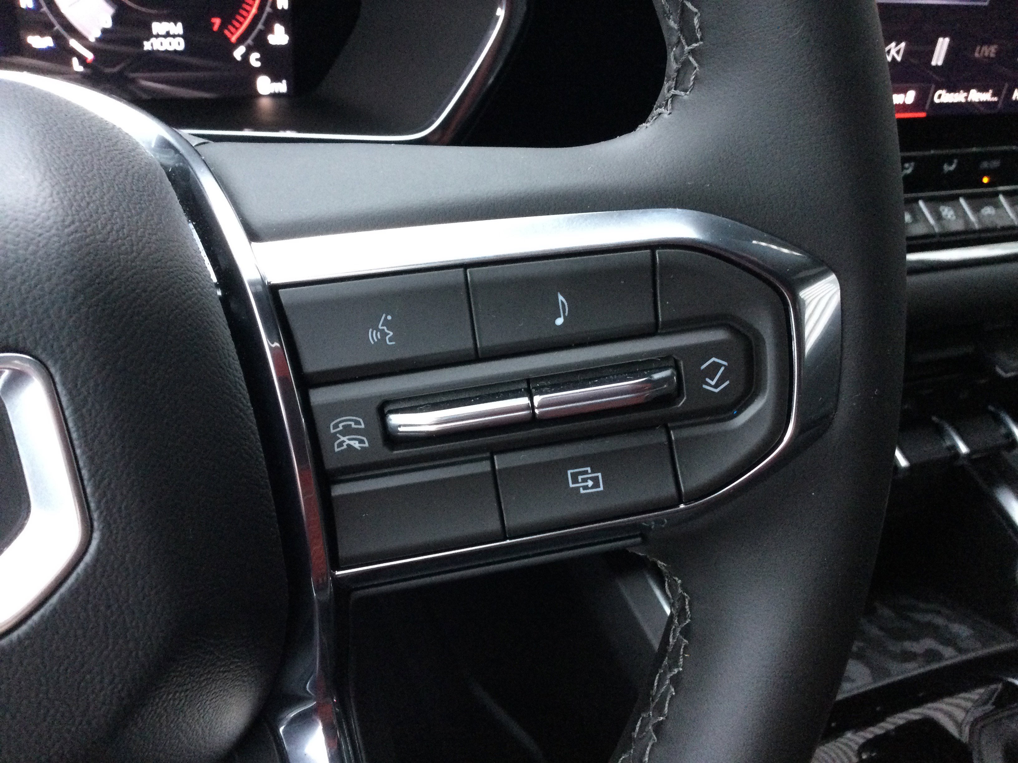 New 2026 GMC Canyon Elevation w/ Convenience Package image 16