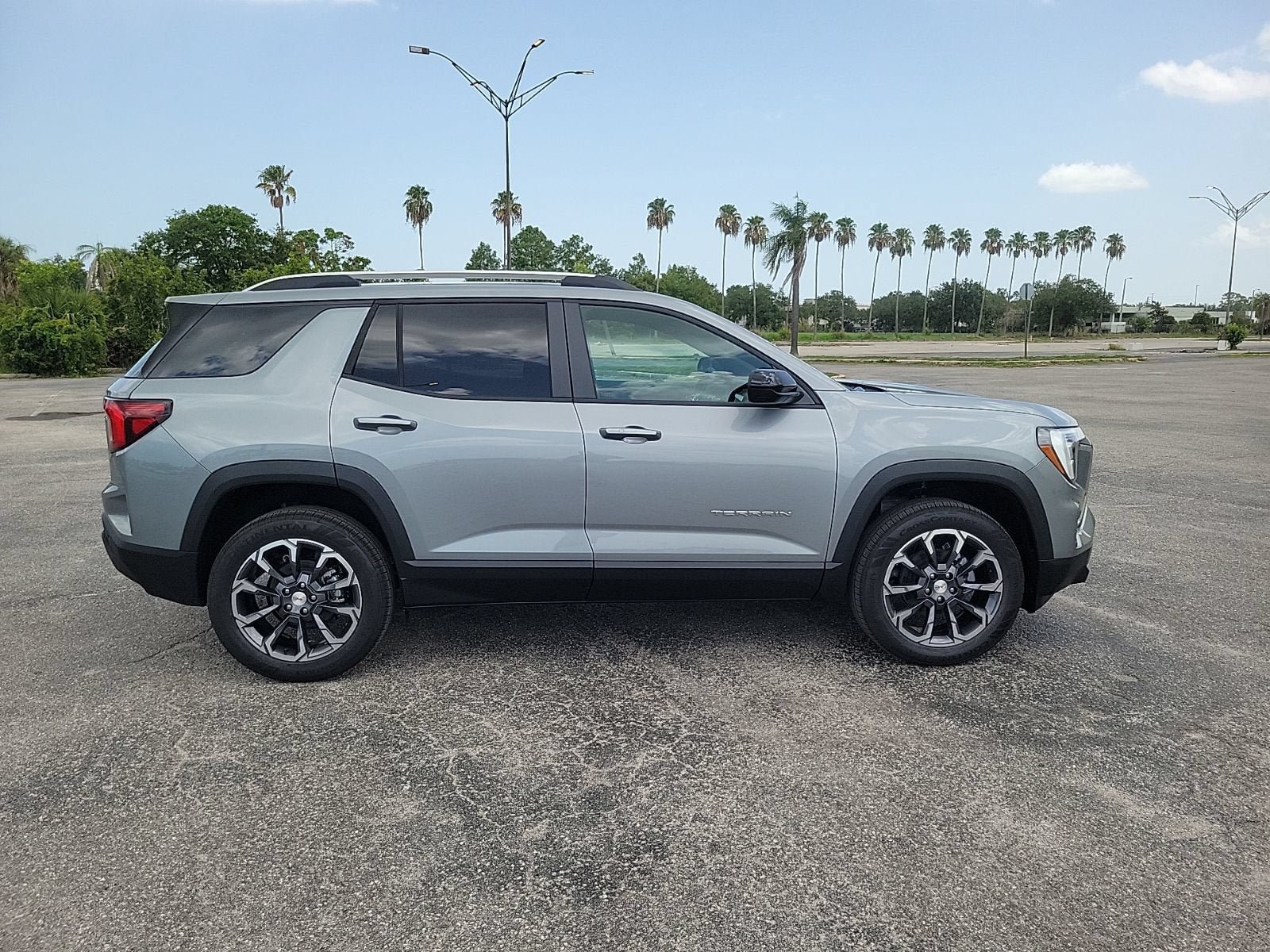 New 2027 GMC Terrain Elevation w/ Elevation Premium Package FWD image 3