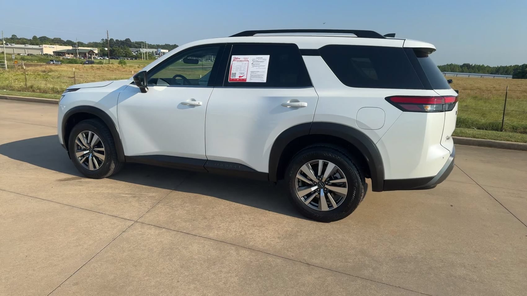 Used 2026 Nissan Pathfinder SL AWD/4WD image 6