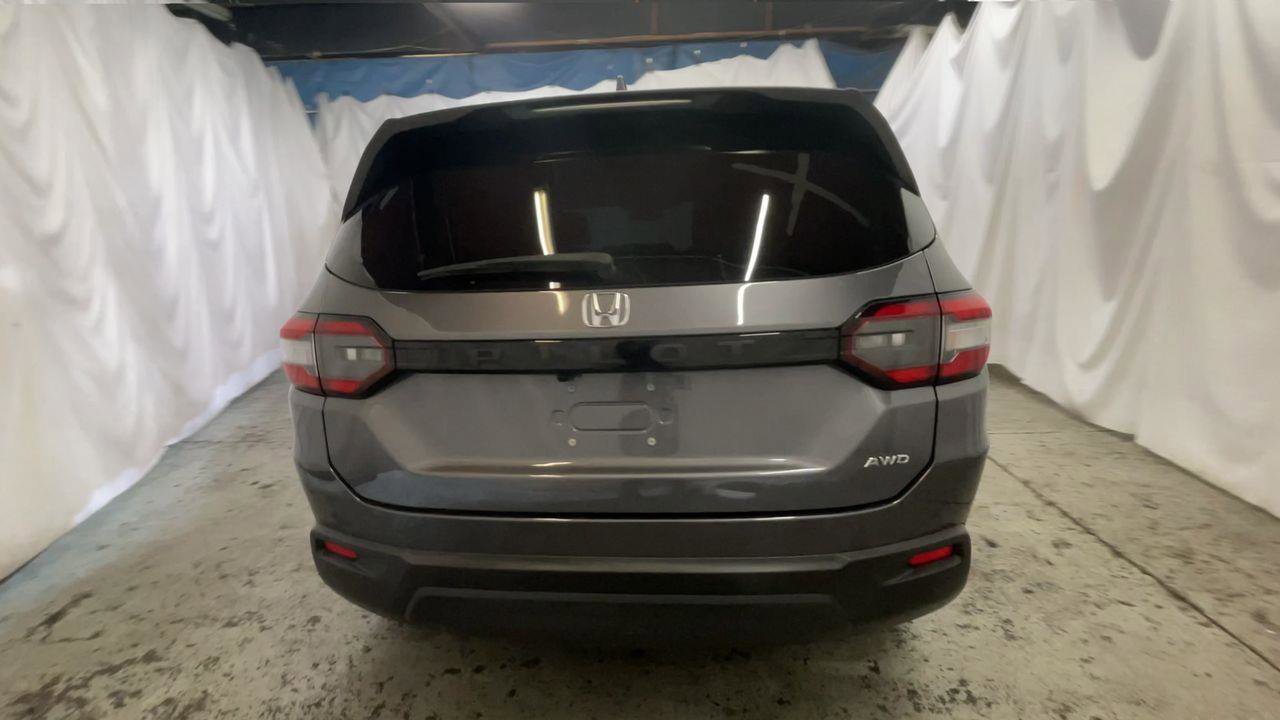 Used 2023 Honda Pilot LX image 7