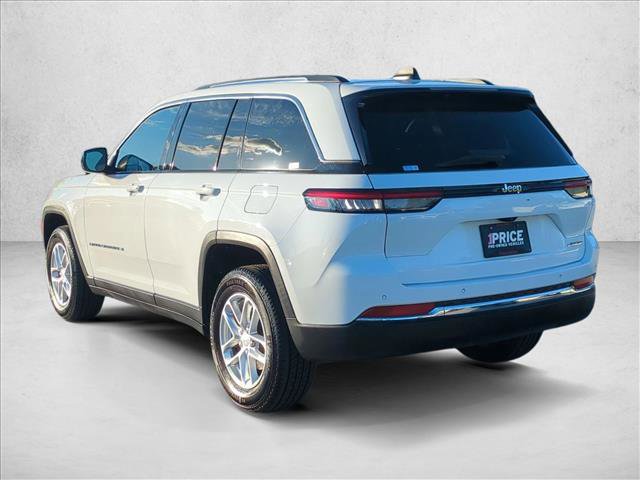 Used 2023 Jeep Grand Cherokee Laredo RWD image 8