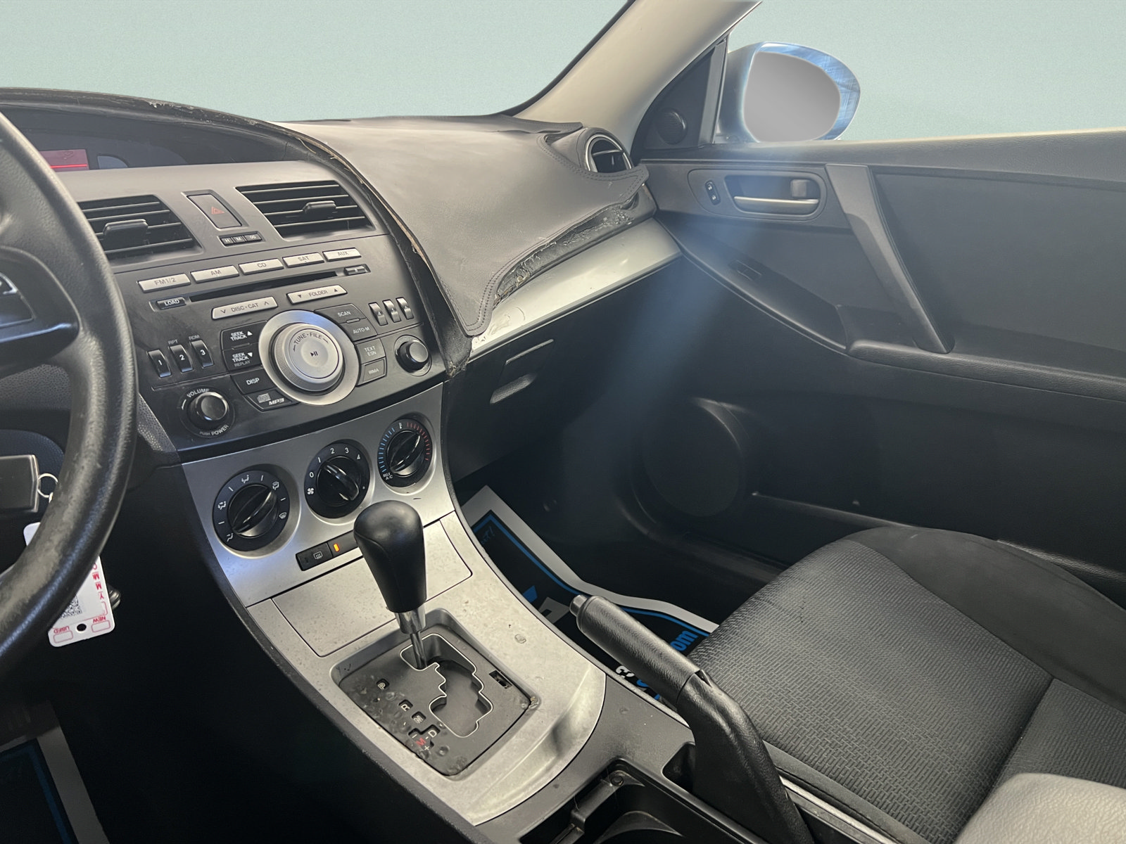 Used 2010 MAZDA MAZDA3 i Touring FWD image 22