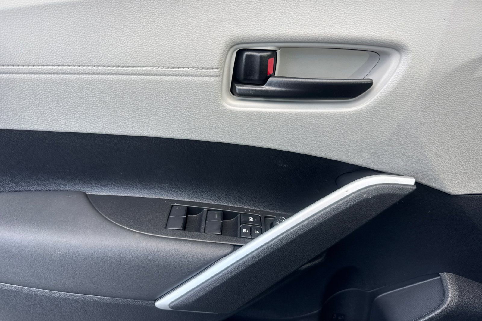 New 2026 Toyota Corolla Cross LE image 13