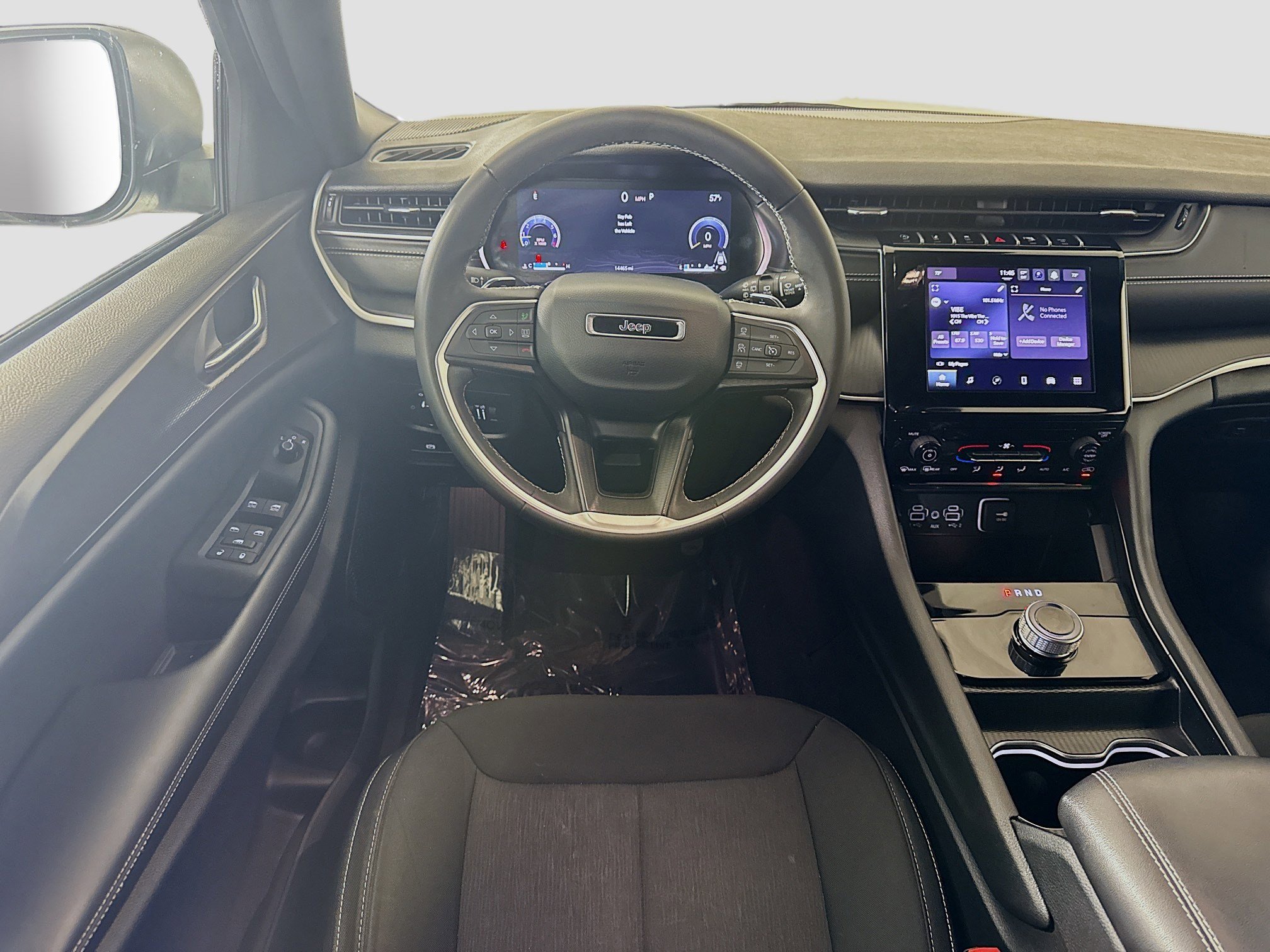 Used 2024 Jeep Grand Cherokee Laredo X image 17