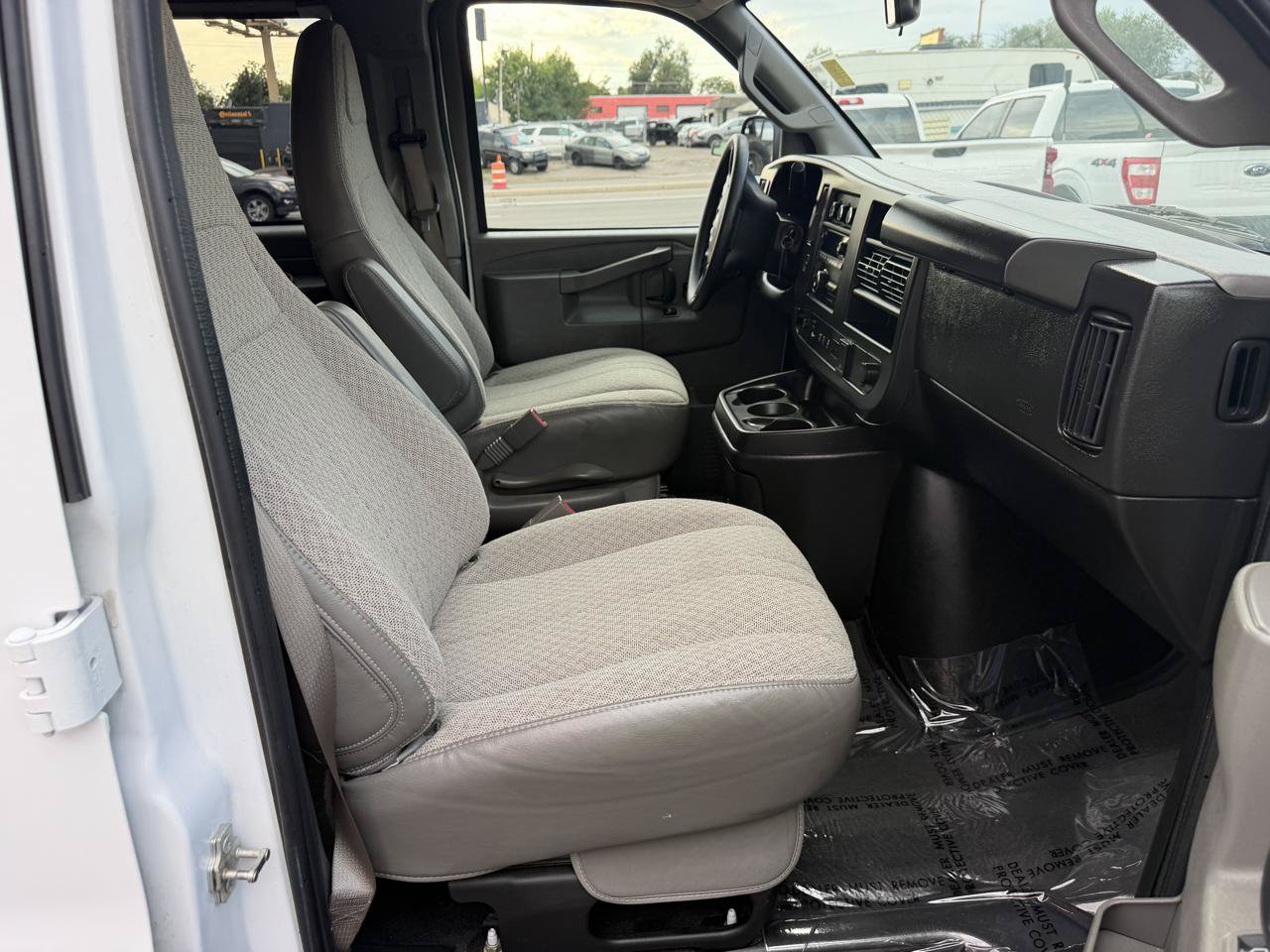 Used 2025 Chevrolet Express 3500 LT w/ LT Preferred Equipment Group RWD image 25