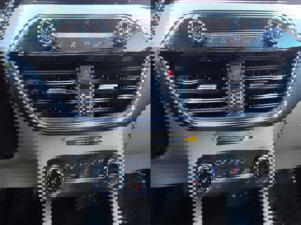 Used 2020 Ford Escape SE image 18