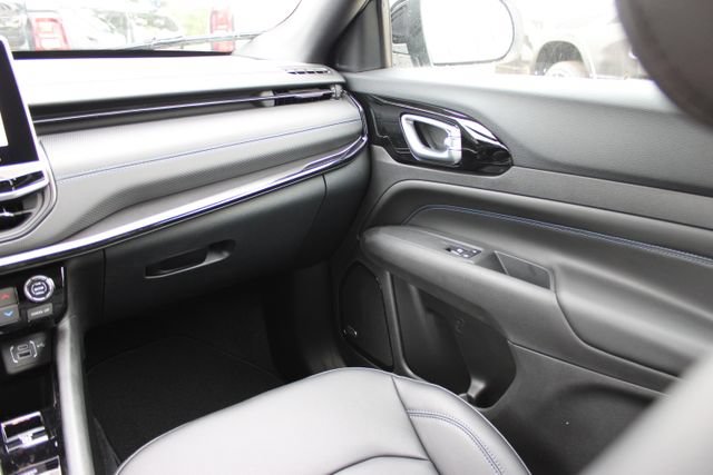 New 2026 Jeep Compass Limited w/ Sun, Sound & Navigation Group AWD/4WD image 41