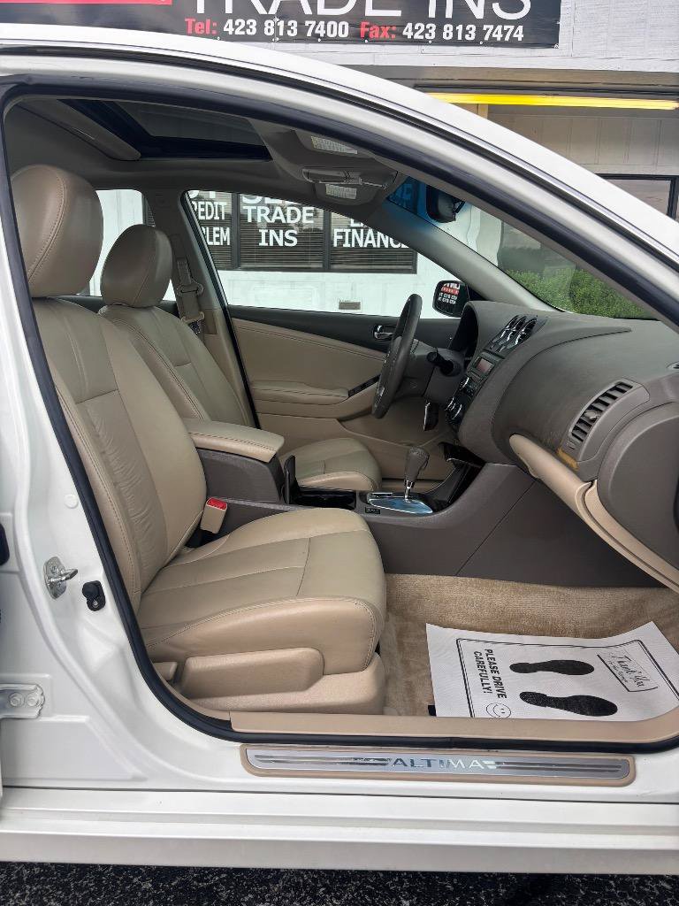 Used 2011 Nissan Altima 2.5 SL w/ 2.5SL Pkg FWD image 35
